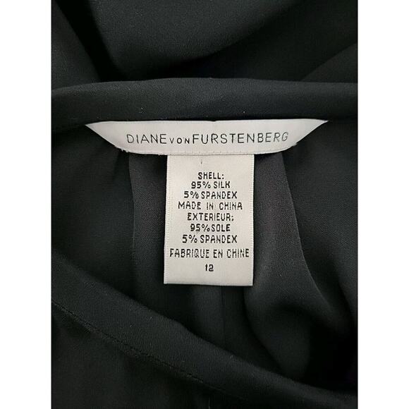 DVF Silk Billow Blouse Womens 12 Black Split V-neck Minimalist Quiet Luxury Work - Picture 10 of 14